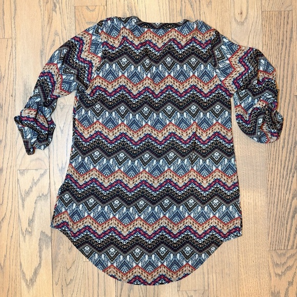 About A Girl Los Angeles Polyester Aztec Multi Color Blouse Top Size X-Large - Picture 8 of 12